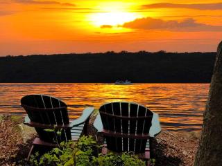 Lakefront Cabin Rental with Incredible Sunsets on Lake Wallenpaupack, Pennsylvania - Hawley - 9