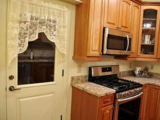 Spacious Cottage Rental with Creek Views near Harrisburg and Hershey, Pennsylvania - Middletown - 5