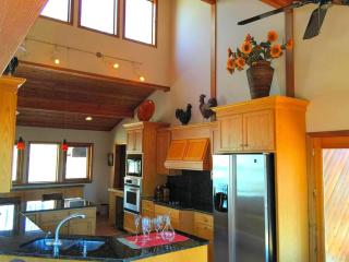 Stunning Cabin Rental with a Hot Tub Overlooking Fishing Creek near Sproul State Forest, Pennsylvania - Mill Hall - 3