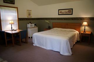 Camping Cabin by the Umpqua River Ideal for a Fishing Retreat near the Oregon Coast - - 1