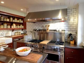 Extraordinary Vacation Rental for Large Groups at Lake Rabun, Georgia - Lakemont - 1