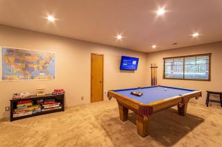 Outstanding Cabin with Pool Table and Fire Pit in Nekoosa, Wisconsin - - 6