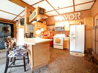 Peaceful Vacation Rental for Four near the Ohio River in Pendleton, Kentucky - La Grange - 6