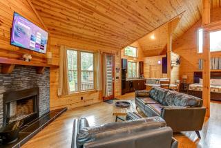 Georgia Glamping Destination with Fire-pit and Jacuzzi for Romantic Weekend Escapes - Cleveland - 2