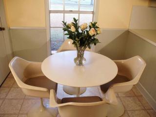 Magnificent Three-Bedroom Cottage Rental near Downtown Bainbridge, Georgia - Bainbridge - 6