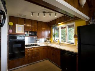 Waterfront Bungalow-Style Cabin with Full Kitchen in Sturgeon Bay, Wisconsin - Sturgeon Bay - 4