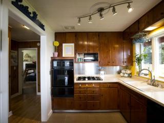 Waterfront Bungalow-Style Cabin with Full Kitchen in Sturgeon Bay, Wisconsin - Sturgeon Bay - 3