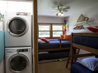 Waterfront Bungalow-Style Cabin with Full Kitchen in Sturgeon Bay, Wisconsin - Sturgeon Bay - 1