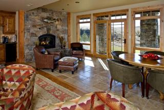 Authentic Two-Bedroom Suite Rental with Shared Hot Tub in Greater Yellowstone, Montana - Three Forks - 5