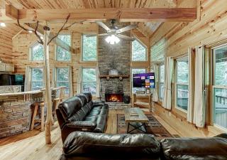 Luxury Glamping Cabin for Large Groups in Cleveland, Georgia - Clermont - 4