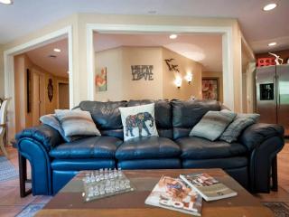 Spacious Vacation Rental for a Group Getaway in Pendleton, Kentucky - La Grange - 7