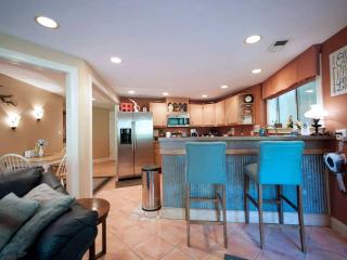 Spacious Vacation Rental for a Group Getaway in Pendleton, Kentucky - La Grange - 6