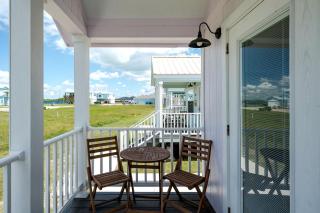 Bayfront Tiny Cabin Ideal for Water Activtiest in Rockport, Texas - Rockport - 3