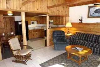 Rustic Cabin Rental on Shores of Diamond Lake in Minocqua, Wisconsin - Minocqua - 6