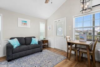 Fully Equipped Cottage with Picnic Table in Rockport, Texas - Rockport - 8