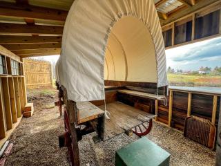 Unique Covered Wagon on an Amazing Resort for an Unforgettable Escape in Floyd, Virginia - Floyd - 1