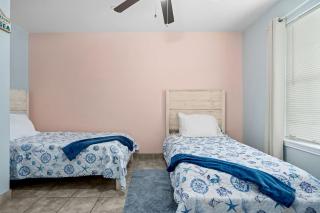 Equipped Cabin Perfect for Small Groups or Families in Rockport, Texas - Rockport - 7