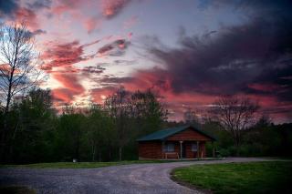 Pretty Cabin with Hot-tub in Herod, Illinois - - 2