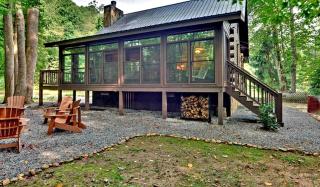 Luxurious Log Cabin Rental with a Fishing Pond in Cherry Log, Georgia - Cherry Log - 0
