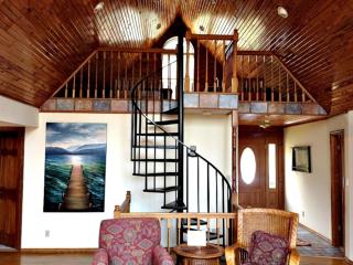Spacious Log Cabin Rental with a Boat Dock on Greers Ferry Lake, Arkansas - Heber Springs - 4