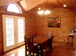 Spacious Log Cabin Rental with a Boat Dock on Greers Ferry Lake, Arkansas - Heber Springs - 3