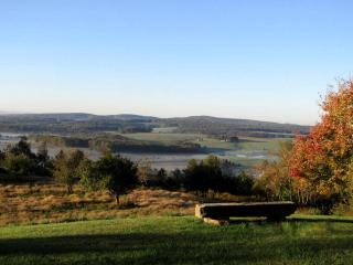 Lovely Cabin for Seven with Hot Tub near Deep Creek Lake in West Virginia - Terra Alta - 0