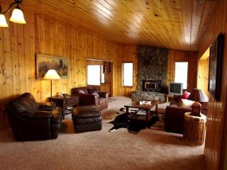 Secluded Cabin Rental Nestled in Woods of Snow King Mountain near Jackson Hole - Jackson - 9