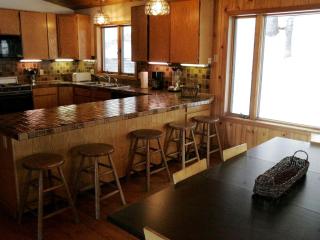 Secluded Cabin Rental Nestled in Woods of Snow King Mountain near Jackson Hole - Jackson - 7