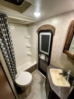 Cozy Camper with Fire Pit and Beautiful Sunsets in California - Temecula - 6