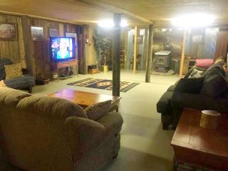 Rustic Barn for a Group Getaway near Little Rock, Arkansas - - 5