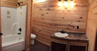 Rustic Barn for a Group Getaway near Little Rock, Arkansas - - 1