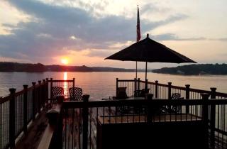 Romantic Cottage Getaway with Gorgeous Lake Views in Moneta, Virginia - Moneta - 8