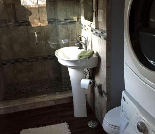 Beautifully Furnished County Cottage Rental for a Vacation in Weatherford, Texas - - 4