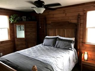 Peaceful Cabin Getaway Overlooking a Winery in Weston, West Virginia - Weston - 1