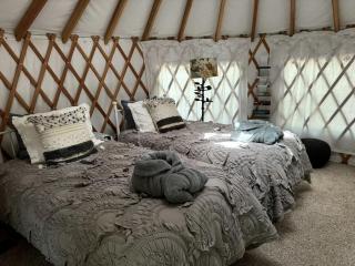 Chic Woodland Yurt Rental on a Wellness Ranch in Southern California - Cayucos - 0