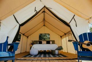 Fantastic Safari Tent Rental Ideal for Glamping in Missouri - Jane - 0