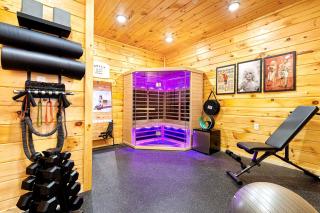 Luxurious Dolly Parton Inspired Cabin with Indoor Pool, a Private Hot Tub, and Arcade Games near Dollywood, Tennessee - Sevierville - 6