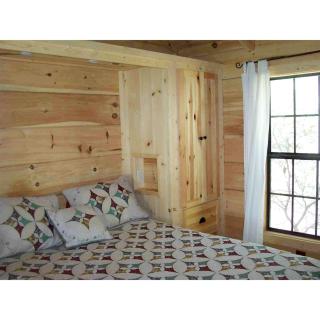 Rustic North Carolina Cabin with Hot Tub and Bearwallow Mountain Views, Perfect for a Day Trip to Blue Ridge Parkway - Hendersonville - 7