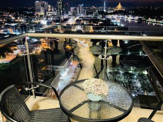 Kuching City Center Riverine Apartment with Balcony and City View - Kuching - 6