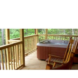 Cozy Cabin with Fireplace and Private Hot Tub on 20 Acres, near Historic Hendersonville and Lake Lure, NC - Hendersonville - 9