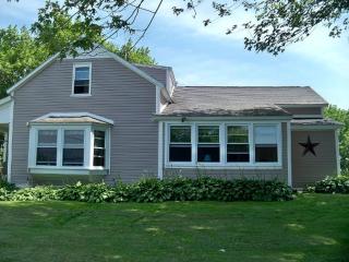 Lovely Waterfront Cottage Rental with a Dock near Clayton, New York - Cape Vincent - 9