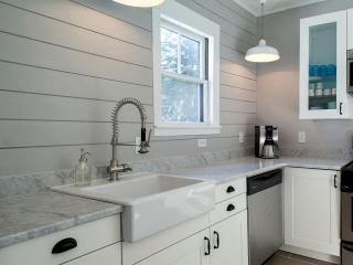 Modern Luxury Farmhouse with a Jacuzzi Tub near Woodstock, Vermont - Bridgewater - 5