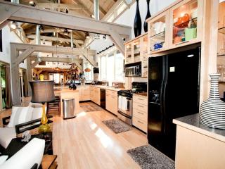 Stylish Art Deco Vacation Rental in Sierra Foothills, California - Nevada City - 1