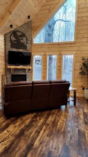 Secluded Wooden Cabin with Fire Pit, Barbecue and Hot-tub in Campbellsville, Kentucky - Campbellsville - 7
