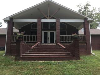 Lake Hamilton Cabin Retreat for Twelve in the Ouachita Mountains, Arkansas - Royal - 0