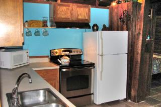 Charming Camping Cabin Rental with Enchanting Views in College Station, Texas - College Station - 9
