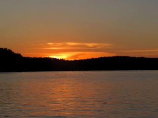 Lakefront Cottage Getaway on Lake Hartwell in Westminster, South Carolina - - 0