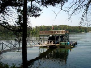 Lakefront Cottage Getaway on Lake Hartwell in Westminster, South Carolina - - 5