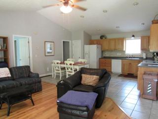 Lakefront Cottage Getaway on Lake Hartwell in Westminster, South Carolina - - 3