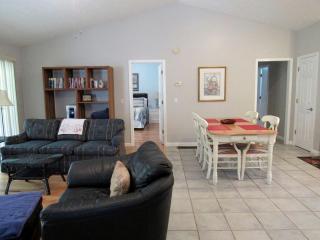 Lakefront Cottage Getaway on Lake Hartwell in Westminster, South Carolina - - 2